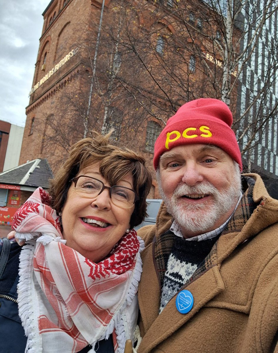 PCSLiverpoolMus's tweet image. @Tate_United members are on strike over pay and terms in London &amp;amp; Liverpool. Our Branch members went down to support the @pcs_union @Tate picket in Liverpool today. Show support at Mann Island, Liverpool waterfront from 8.30-12.00 until 2nd Dec #PSConStrike #Solidarity #Culture