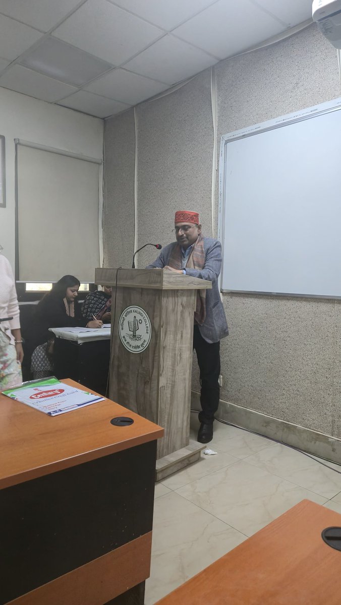 kg_suresh's tweet image. Addressed faculty &amp;amp; media students of Kalindi College, @Delhiuniversit on Mahatma Gandhi&apos;s Journalism. Leading journos &amp;amp; academicians including Sumit Awasthi were present on the occasion.
#mahatma
#Gandhi 
@mukulkanitkar @SunilAmbekarM @ashwani_mahajan @rammadhav_ @dpradhanbjp
