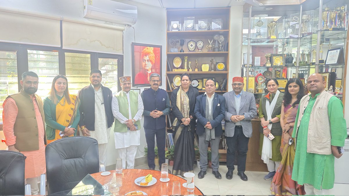 kg_suresh's tweet image. Addressed faculty &amp;amp; media students of Kalindi College, @Delhiuniversit on Mahatma Gandhi&apos;s Journalism. Leading journos &amp;amp; academicians including Sumit Awasthi were present on the occasion.
#mahatma
#Gandhi 
@mukulkanitkar @SunilAmbekarM @ashwani_mahajan @rammadhav_ @dpradhanbjp