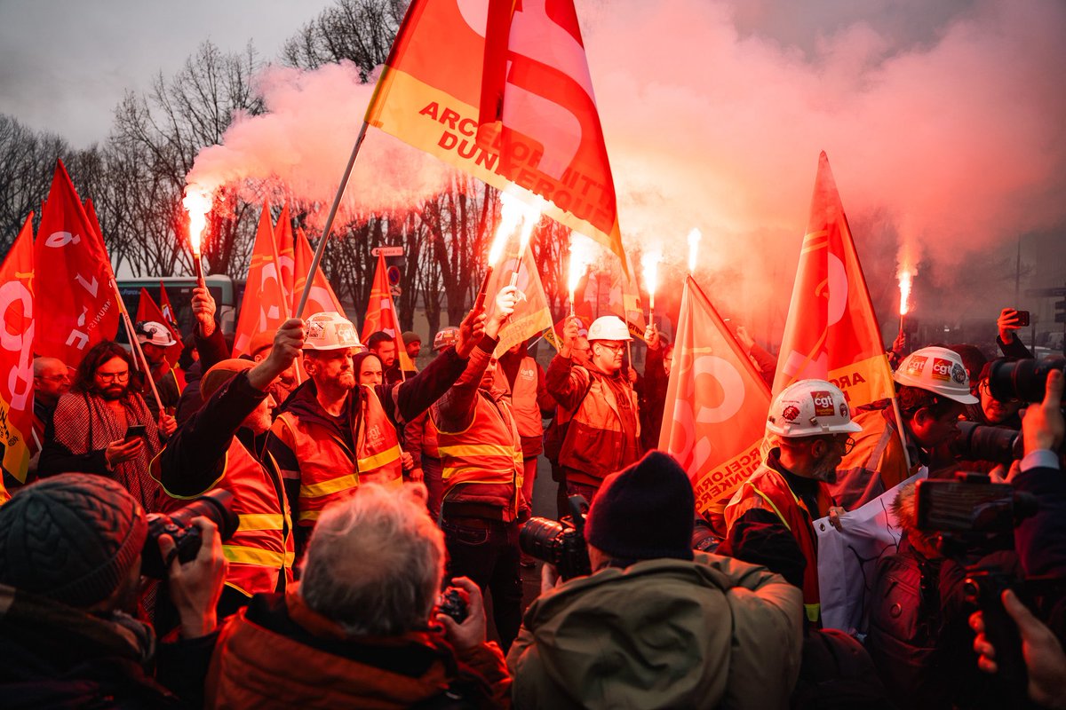Présente avec mes collègues insoumis et Jean-Luc Mélenchon auprès des salariés d'Arcelor Mittal, qui luttent pour sauver leurs emplois et la souveraineté industrielle de la France.

Une solution : la nationalisation ! 

Que nous examinerons cet après-midi dans notre niche !