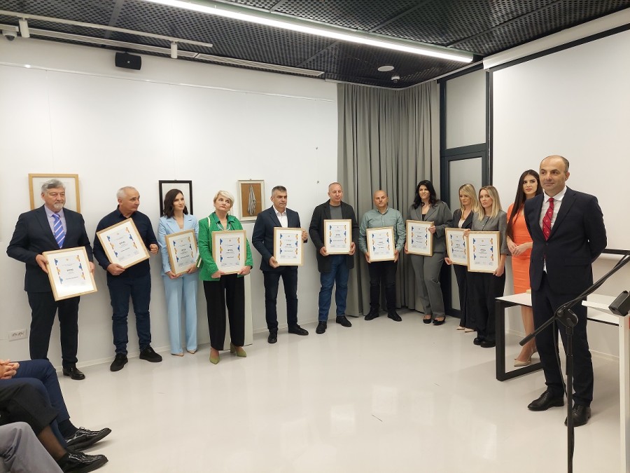 RTCGme's tweet image. Uručene godišnje nagrade zaposlenima: Privilegija raditi u RTCG
rtcg.me/vijesti/drustv…