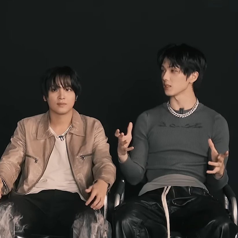 cuungie's tweet image. jisung so big haechan so tiny we should all keel ourselves