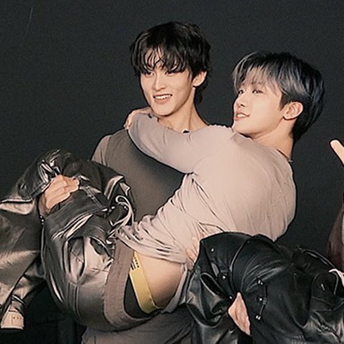 จัดอันดับสิ่งที่กุคิดว่าไม่มีวันจะได้เห็น 

อันดับ 1 :