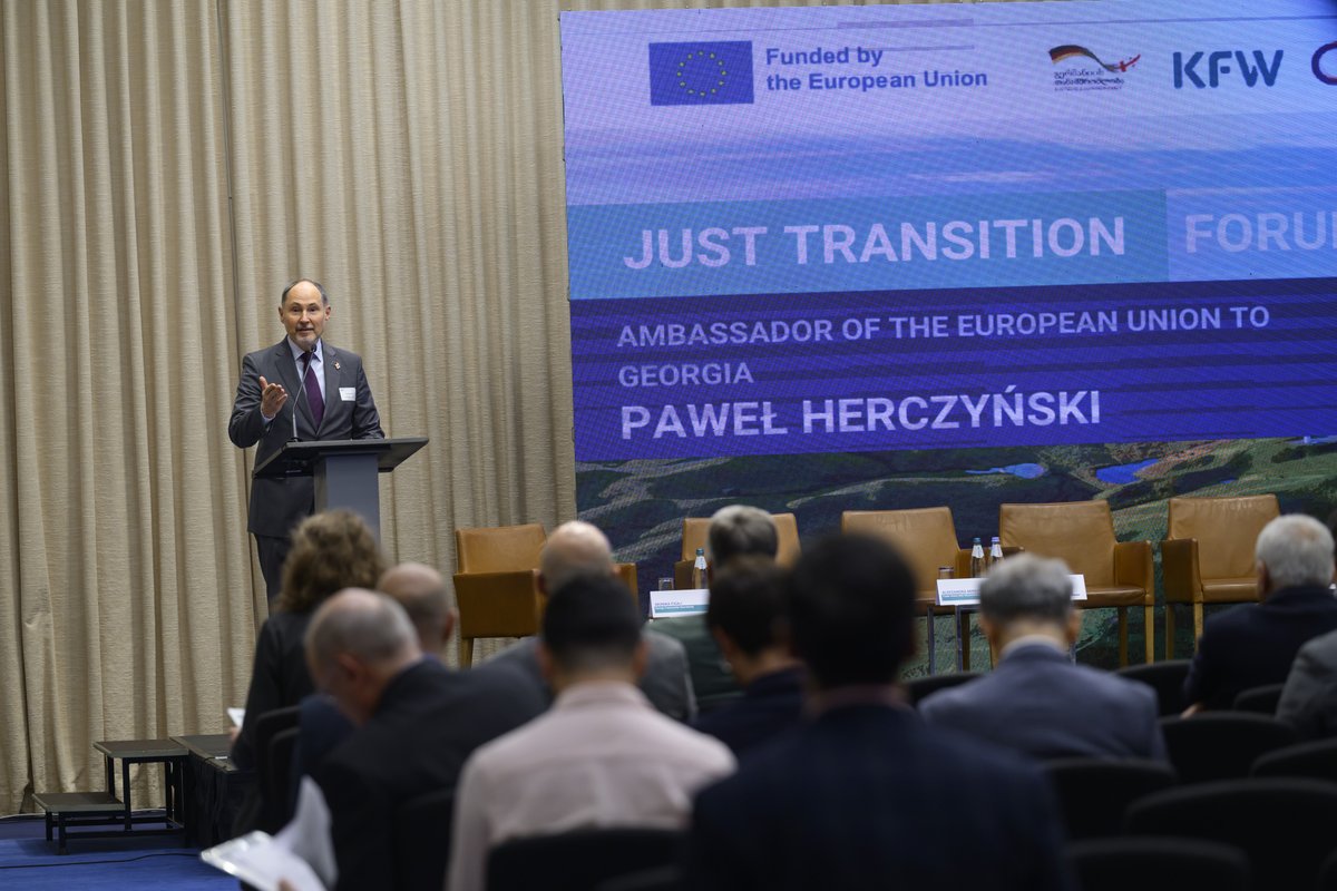 Ener_Community's tweet image. 💫 Just Transition Forum Unites Regional Leaders to Tackle Energy Poverty and Shape a Fair Energy Future

Read the full press release —  bit.ly/4p3B21Y