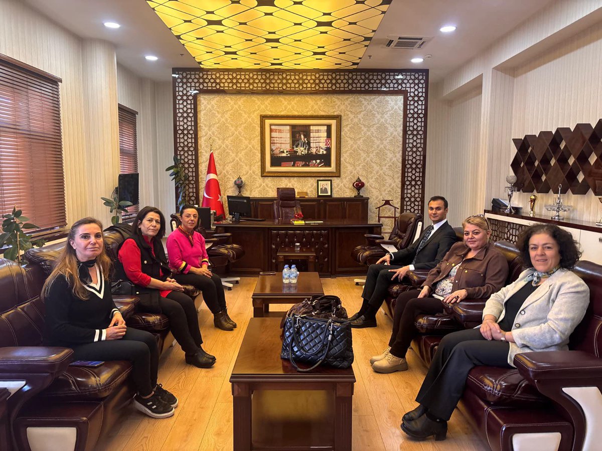 Valilik Özel Kalem Müdürü Sn.Nebahat BOZKURT, Merkez İlçe Nüfus Müdürü Sn.Ayşe YAVUZ,  Yazı İşleri Müdürü Sn.Gülay ERSOY, İdari Denetim Müdürü Sn.Vijdan EYTEMİS, Valilik Özel Kalem Personeli Sn.Hilal KILIÇ, Kaymakamımız Sn. Muhammet Furkan BEKTAŞ’ı makamında ziyaret ettiler.