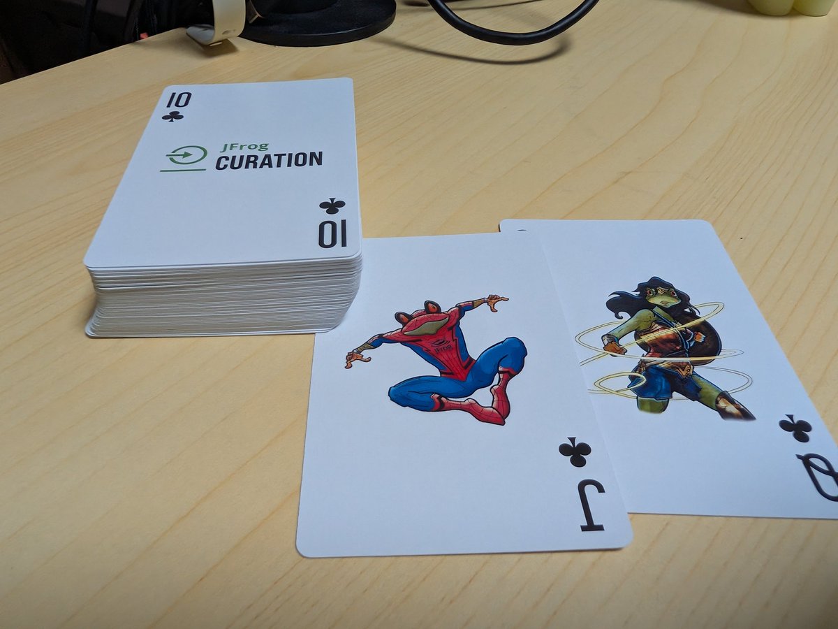 ymd65536's tweet image. #GitHubUniverseRecap の戦利品

JFrogさんとこのトランプ
これは余談だけど、箱の形を見た時に
タバコに見えてしまって、ギョッとしたw
※たぶん疲れているんだと思う！
と思ったらおしゃれなトランプだったw