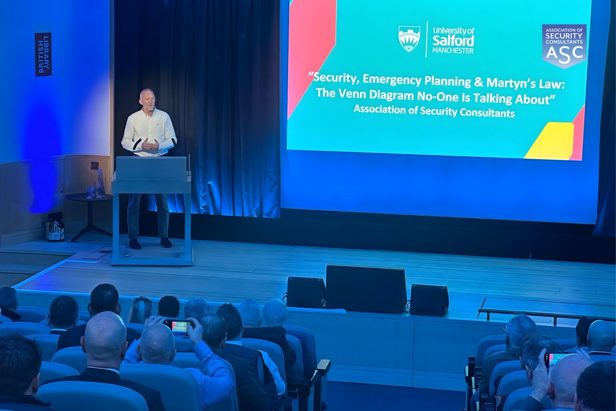 assocsecurity's tweet photo. We were delighted to have another #keyvoice in the #seminar!
Alan Cain – Head of Security and #EmergencyPlanning at @SalfordUni, shared #insights on enhancing preparedness & #resilience in emergency planning.
The session offered #insights & lessons that made a #realdifference. https://t.co/fh0wfGFbTs