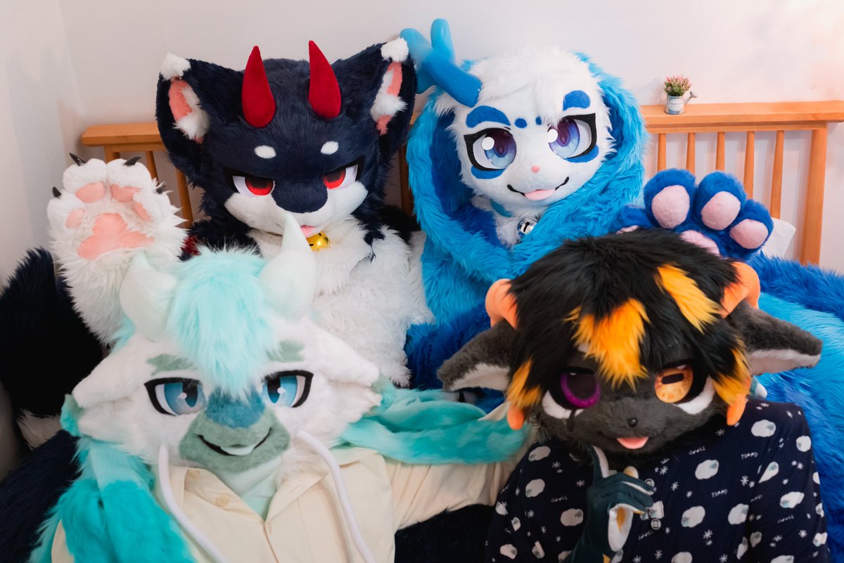 namlang_bunny's tweet image. #Furstclass3 #furstclass 

 지난 퍼스트 클래스 3에서 다같이 찍은 사진이야! 내가 작게 연 파티인데도 놀러와줘서 정말 고마워~ 다음에 또 만나서 놀자구!