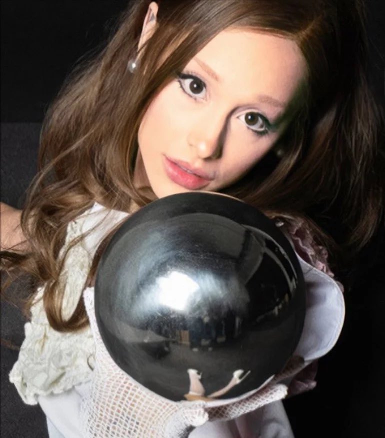 BuzzingPop's tweet image. Ariana Grande has now surpassed $1 BILLION globally at the box office.