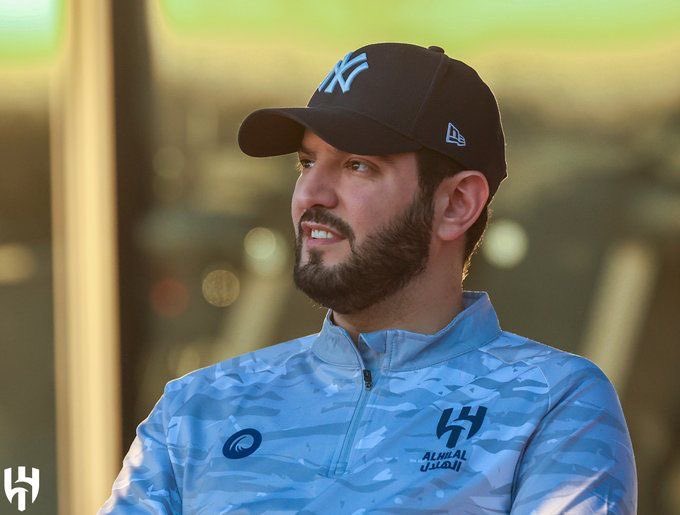 Nevezah's tweet image. الله يذكر فهد بن نافل بالخير صاحب الفتره الذهبية في الهلال 
ما خلينا كلمة الا وقلناها له ولا فكر انه يشتكي