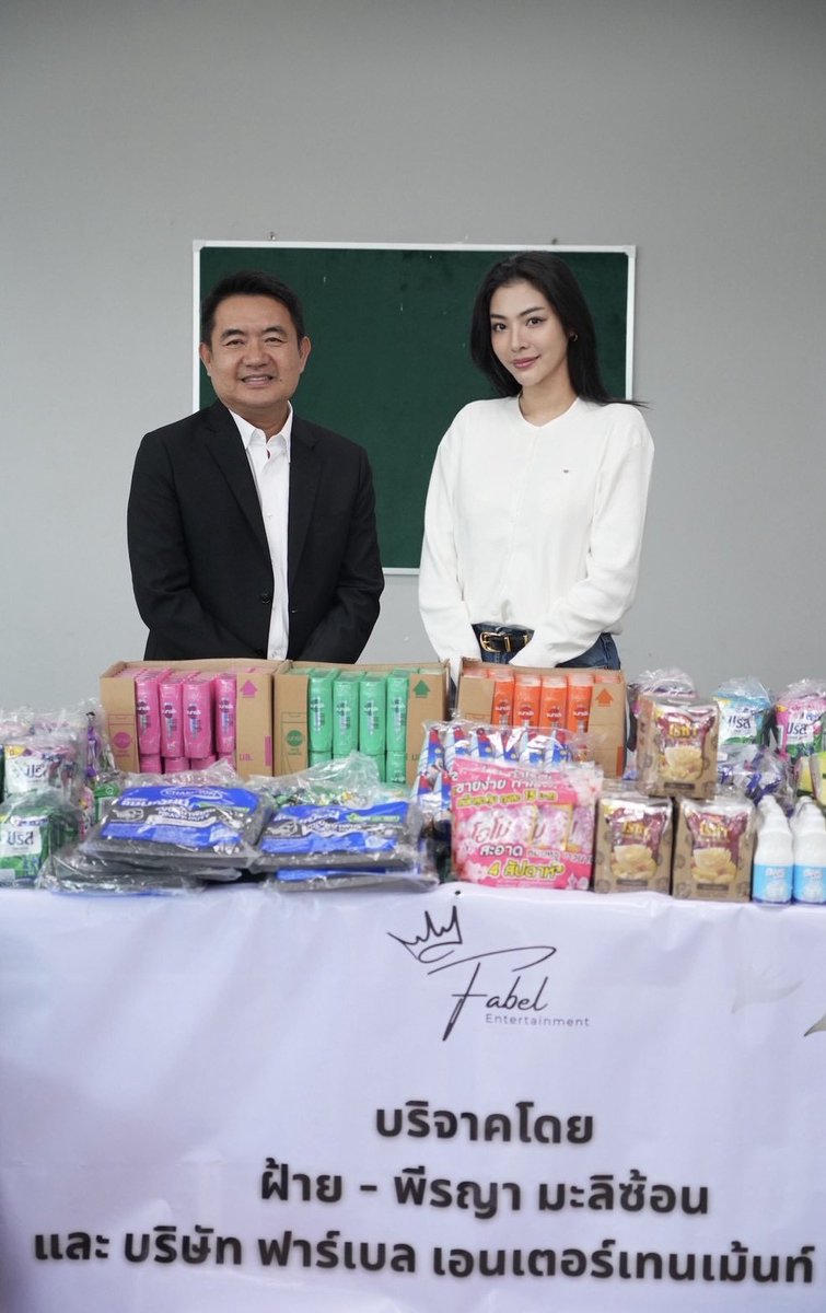 FFabel_Ent's tweet image. ขอให้ทุกพื้นที่กลับมาปลอดภัยในเร็ววันนะคะ ฝ้ายและทีมฟาร์เบลขอเป็นอีกหนึ่งแรงเล็กๆ ในการร่วมช่วยเหลือพี่น้องชาวใต้ค่ะ 🤍✨ #น้ำท่วมภาคใต้