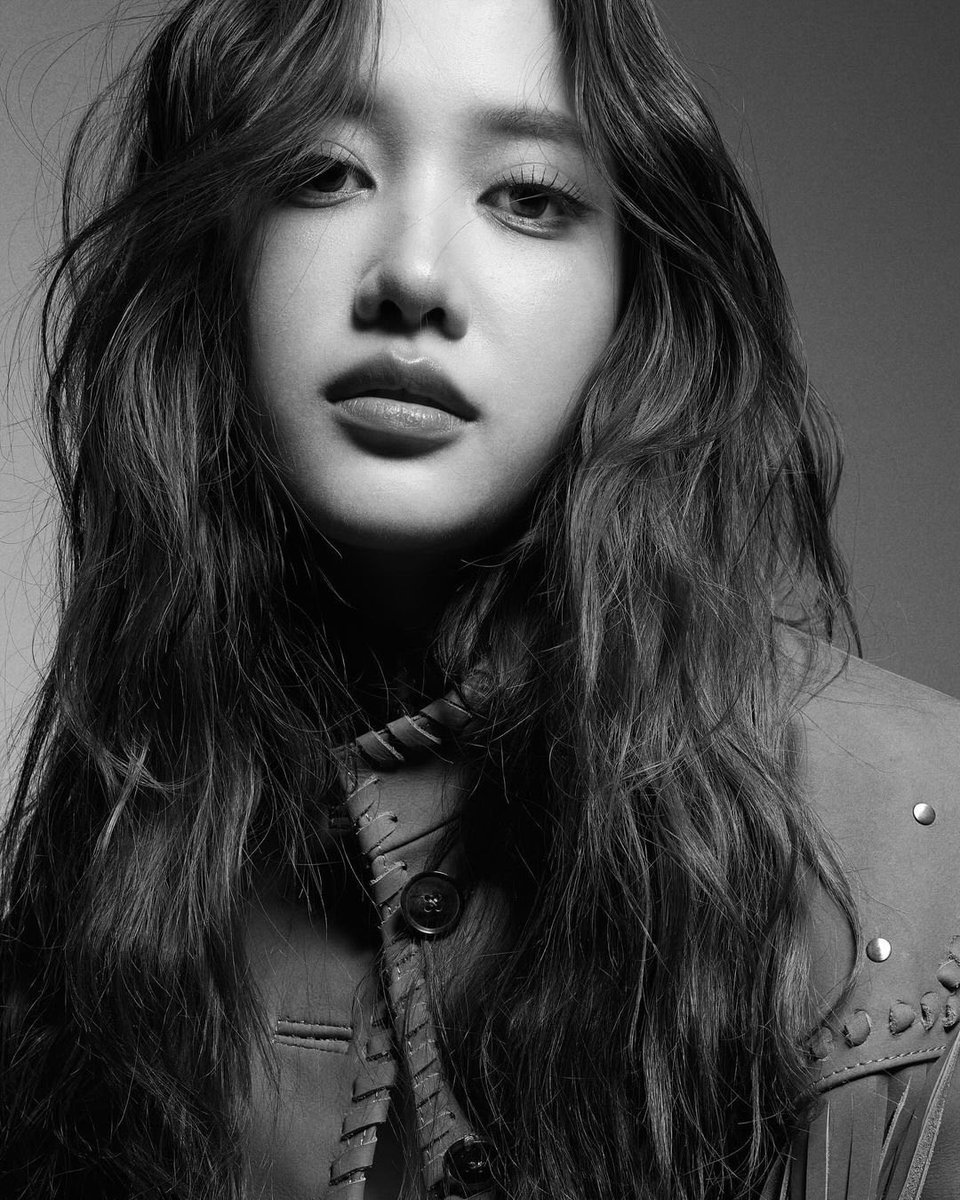 77_tinan's tweet image. พี่ฟรีนผมลอนและภาพขาวดำเป็นอะไรที่มีเสน่ห์สุด ๆ