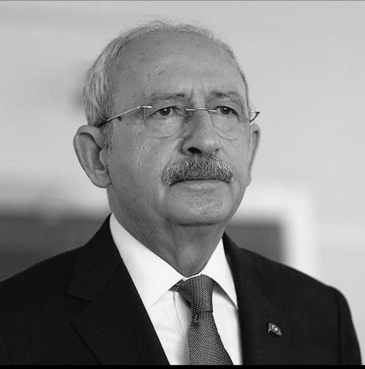Bunu herkes böyle bilsin; Sayın Kemal Kılıçdaroğlu 14 Mayıs Cumhurbaşkanlığı seçimlerini kaybetmedi, bugün ki mevcut yönetim ve iddianameler de adı geçenler tarafından kaybettirildi. <a href="/kilicdarogluk/">Kemal Kılıçdaroğlu</a>