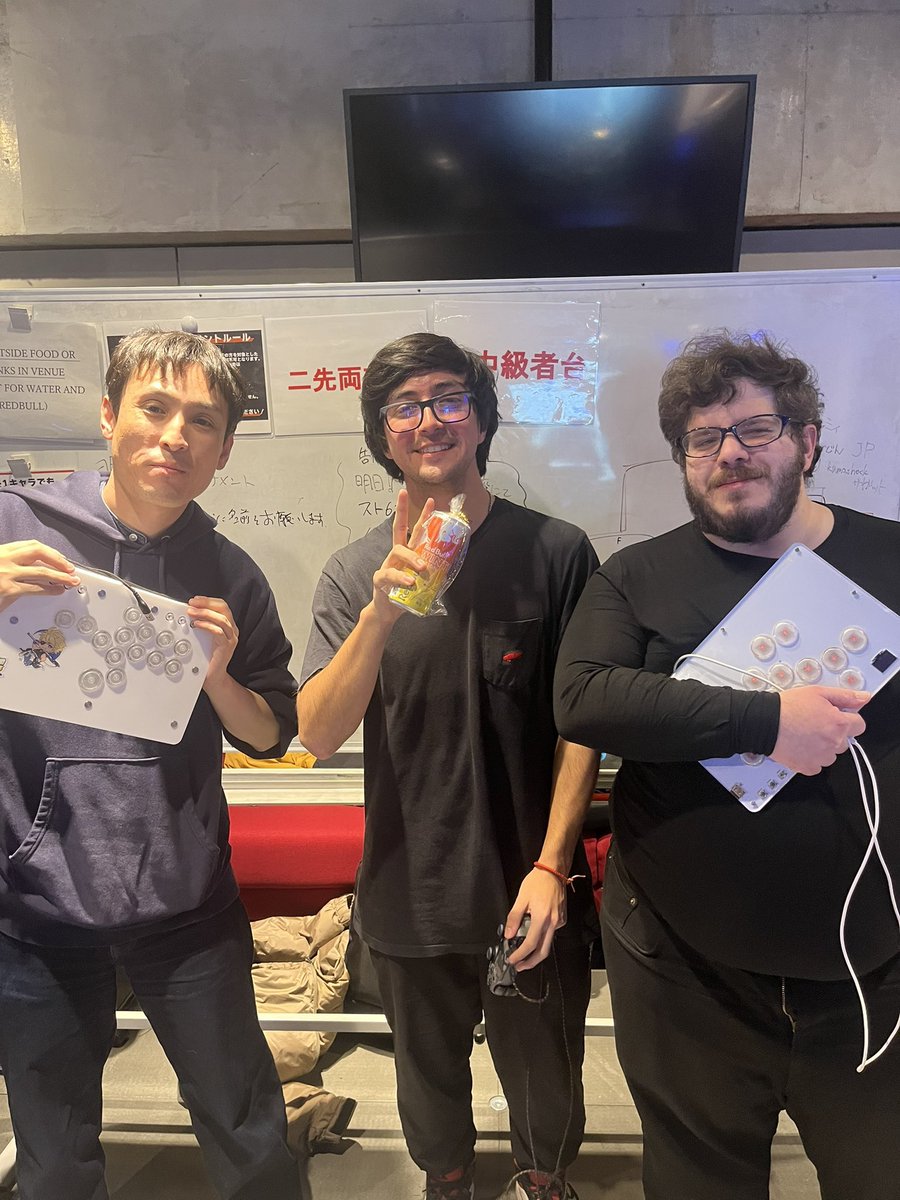 paradisefgc's tweet photo. #スト6 大会

🌴Paradise Cup ダイヤ以下トナメ🌴

🥇SACARBAN（Cammy）
🥈ぶれどん（JP）
🥉kumashock（SAGAT）

となりました！おめでとうございます🎉

#木曜スフィア 
#LevelUpThursday 
#RedBullGamingSphereTokyo https://t.co/SEPQNMuxmg