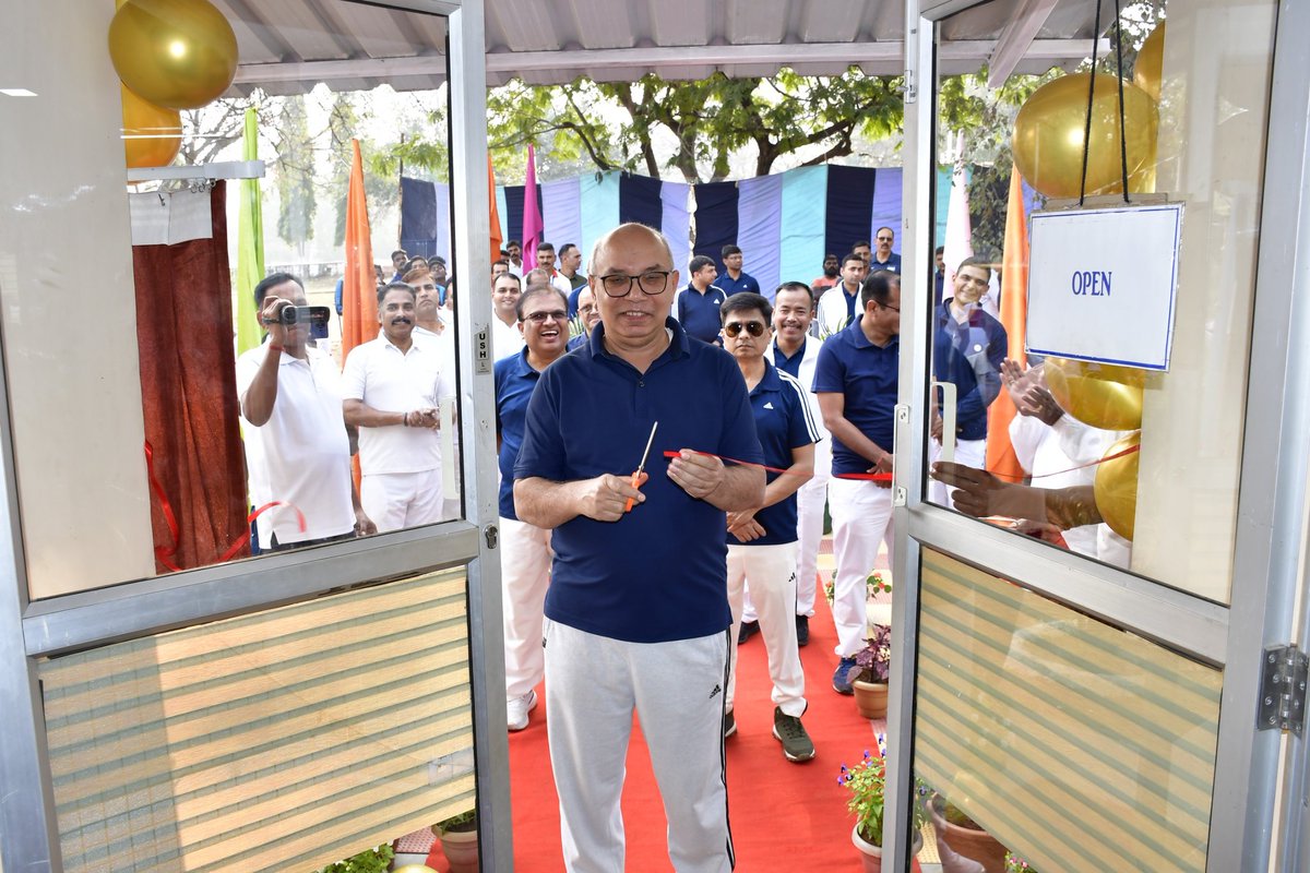 CISFTraining's tweet image. Inauguration of NISA SOs Gym and FSTI Gym by Director, NISA!

Dr. D. P. Parihar, Director, NISA, inaugurated the upgraded NISA SOs Gym, Aarush, and newly developed FSTI Gym — well-equipped and thoughtfully designed workout spaces for CISF personnel.
#CISF #NISA #FSTI @CISFHQrs 🇮🇳