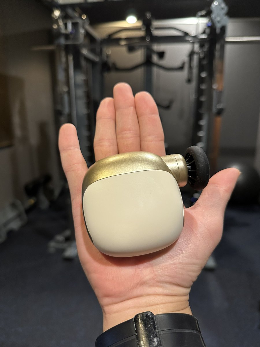 kakipp_11's tweet image. 【PR @hilis63524 ×LIHILIS】

手のひらサイズのコンパクトで
モード4種類は良い！😆
アタッチメントも3種類‼️

軽くて持ち運びやすいし旅行、ジムでも使えるのほんと助かる🙌

しかも今、定価￥27,999→がAmazonにて 80％offの￥5,599クーポンありでお得に買えるらしい‼️#PR #LIHILIS