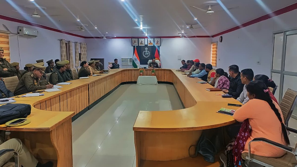 balrampurpolice's tweet image. #BalrampurPolice 
#AddlSP @VishalPCop की अध्यक्षता में विशेष किशोर पुलिस ईकाई (एस0जे0पी0यू0) एंव एंटी हयूमन ट्रैफिकिगं  (ए0एच0टी0) की मासिक समन्वय गोष्ठी एंव कार्यशाला हुई सम्पन्न।