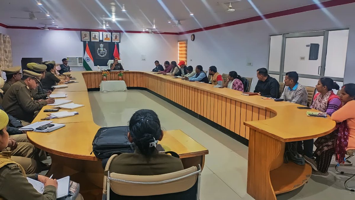 balrampurpolice's tweet image. #BalrampurPolice 
#AddlSP @VishalPCop की अध्यक्षता में विशेष किशोर पुलिस ईकाई (एस0जे0पी0यू0) एंव एंटी हयूमन ट्रैफिकिगं  (ए0एच0टी0) की मासिक समन्वय गोष्ठी एंव कार्यशाला हुई सम्पन्न।