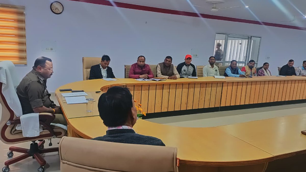 balrampurpolice's tweet image. #BalrampurPolice 
#AddlSP @VishalPCop की अध्यक्षता में विशेष किशोर पुलिस ईकाई (एस0जे0पी0यू0) एंव एंटी हयूमन ट्रैफिकिगं  (ए0एच0टी0) की मासिक समन्वय गोष्ठी एंव कार्यशाला हुई सम्पन्न।