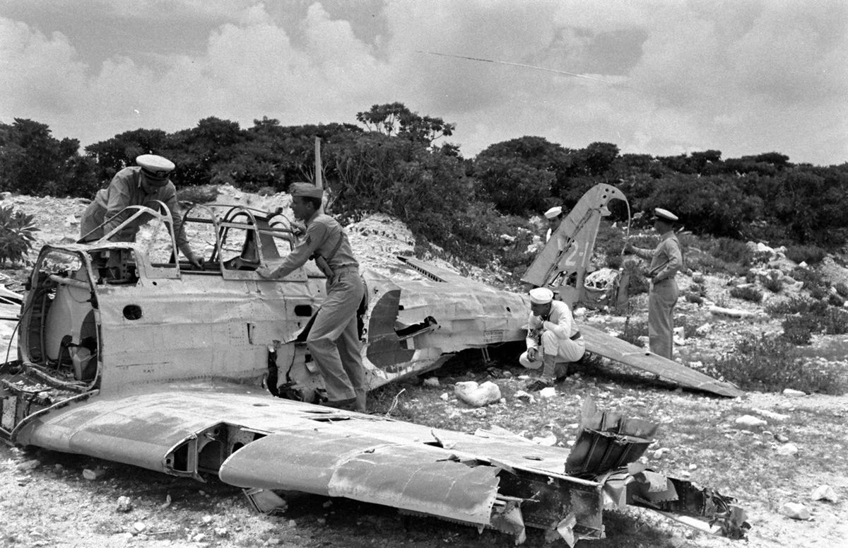 zero2152c's tweet image. ウェーク島の零戦二二型は以前に白黒写真を元にユーザースキンで再現したのですが、敵味方識別帯や白縁など思ったより的を得ていたみたいですね。
live.warthunder.com/post/1104505/e…