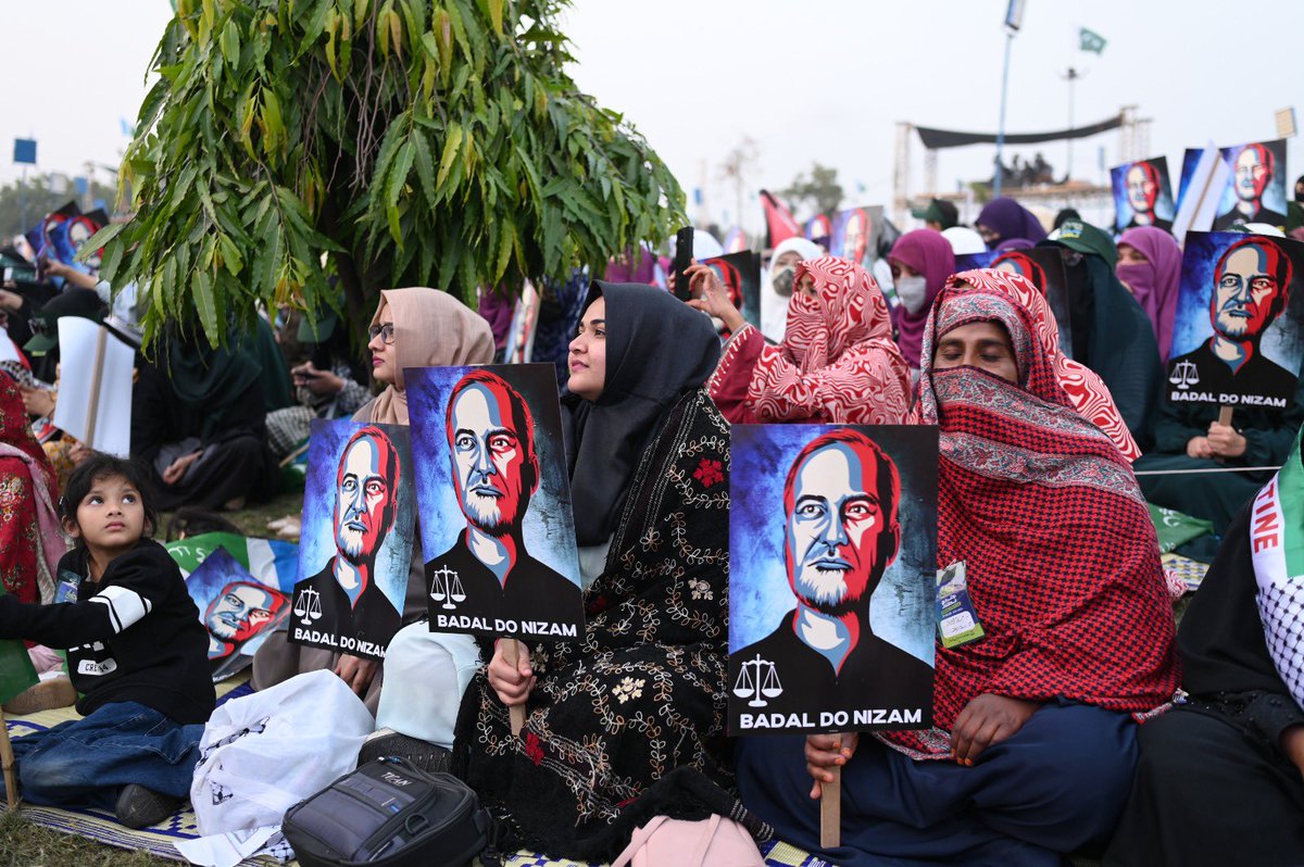 JIPOfficial's tweet photo. When women rise, nations rise.
And today, JI Women are standing at the frontlines of system change.

JI Women For Change
#BadloNizamWithJIWomen https://t.co/UjVSkKtIDC