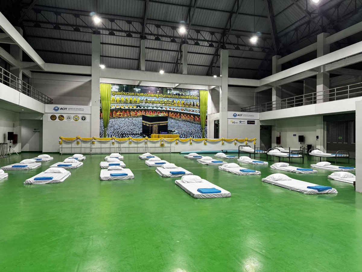 day_aoff's tweet image. น้องเราอยู่ รพ.ในกทม. ไลน์มาบอกว่า ต้องขึ้นฮ.กับเพื่อนๆพยาบาลไปเปลี่ยนเวร ที่ รพ.ที่หาดใหญ่ 7 วัน ให้พยาบาลที่โน้นได้พัก เพราะตั้งแต่น้ำท่วมยังไม่ได้ลงเวรเลย  ทำงานตลอด24 ชม. เป็นกำลังใจให้ทีมบุคลากรทางการแพทย์ทุกท่านนะ🤍
#น้ําท่วมหาดใหญ่