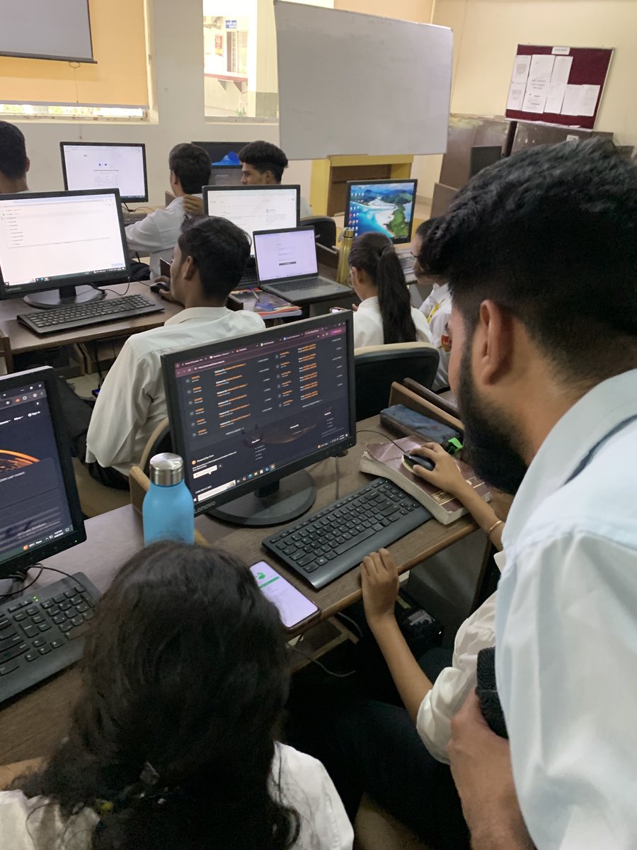 corechain_devs's tweet image. Core Connect Campus Edition Workshop @SAGE_INDORE 🔶

@Coredao_Org hosted a highly interactive workshop at SAGE University where students explored Web3 basics and learned how to build dApps on Core — unlocking new revenue opportunities for Bitcoin✨