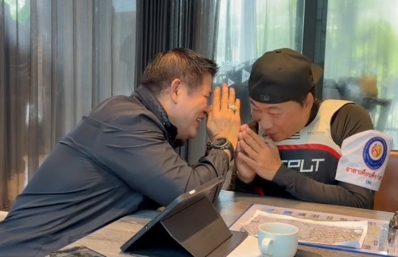 Pat_ThaiPBS's tweet image. &quot;เปิ้ล&quot;นาคร VS  &quot;ธรรมนัส&quot;   😆😆

#ช่วยชีวิตผู้ประสบภัย #น้ำท่วมหาดใหญ่ #น้ำท่วมสงขลา #น้ำท่วมวันนี้ #น้ำท่วมใต้ #น้ำท่วม68 #น้ำท่วม2568