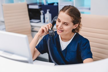 Les compétences indispensables pour les secrétaires médicales 📞💻

Lire l'article : emploisoignant.com/actu-soignant/…

#SecrétaireMédicale #Santé #Emploi