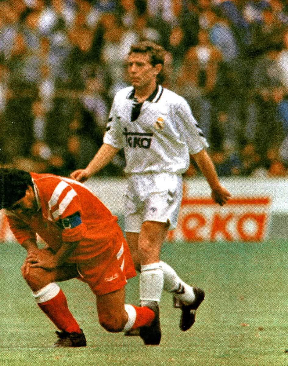 ¿Quién coño es el que está al lado de Butragueño?