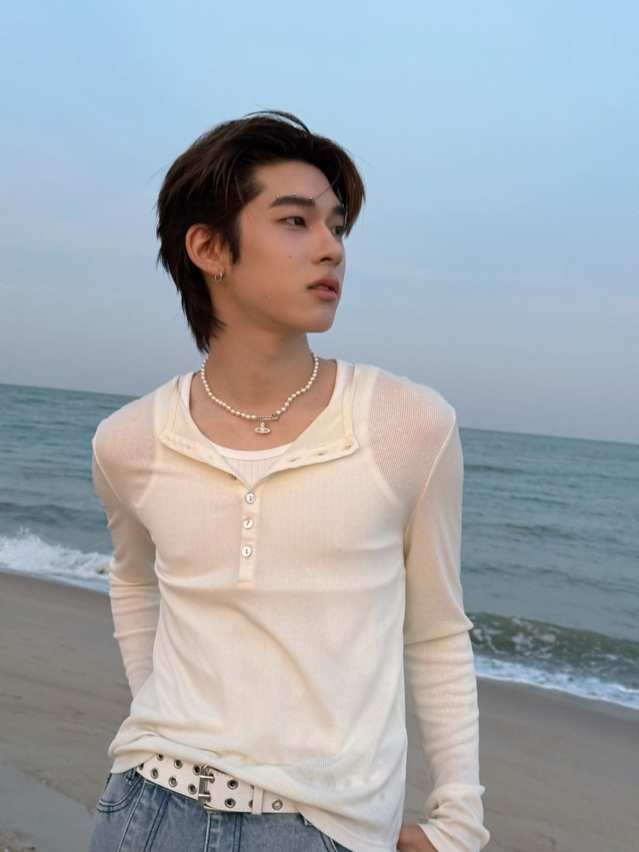 twnpich's tweet photo. Beach boy 🏖️
#twnpich https://t.co/bsdaXaR7Vs