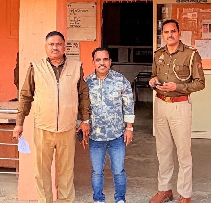 शादाब जकाती गिरफ्तार भी हो गया और एक घंटे में बाहर भी आ गया !

पैसा हो तो सब सम्भव हैं !

इतना फेमस नहीं होता तो शायद गिरफ्तार भी नहीं होता , क्योंकि ऐसी वीडियो इंस्टाग्राम पर ठोक के भाव में पड़ी हुई हैं !