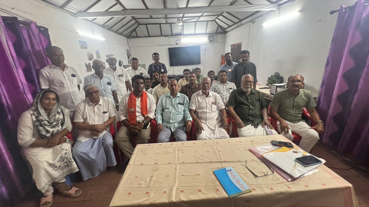 annamalai_k's tweet image. Very happy to meet our hardworking nationalistic leaders and Karyakartas in Lakshadweep today as part of our SIR review meeting. 

They are taking the policies and vision of our Hon PM Thiru @narendramodi avl to all corners of this beautiful union territory of Lakshadweep.…
