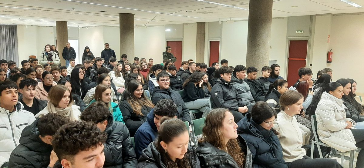 📢 Ayer visitamos el instituto IES Río Órbigo de Veguellina de Órbigo para participar en una jornada de "Deporte y Estudios"
👉🏻 Nuestros jugadores Patryk Wasiak y Aitor Albizu, han respondido las preguntas de los alumnos

<a href="/SomosABANCA/">ABANCA</a>

#handball #balonmano #ademarleon #leonespaña