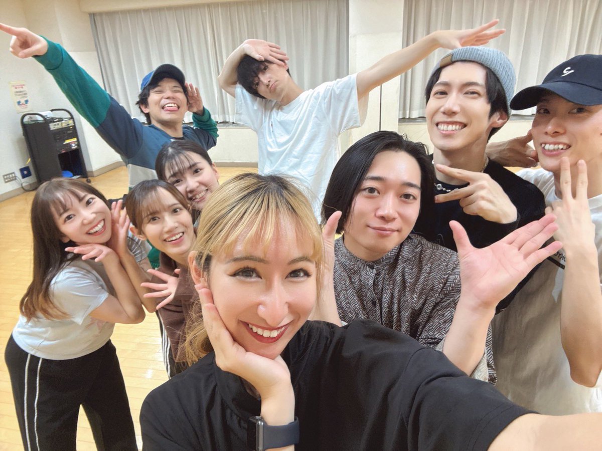 パッセンジャーズ物販にグループショットブロマイドが追加されています！

私を含むレギュラーメンバーの色んな組み合わせで撮ったので推しに出会える確率が上がっております💖
ここでしか見られない組み合わせショットなのでぜひご購入ください！撮影も楽しかったぁ🤭

passen0430.base.shop