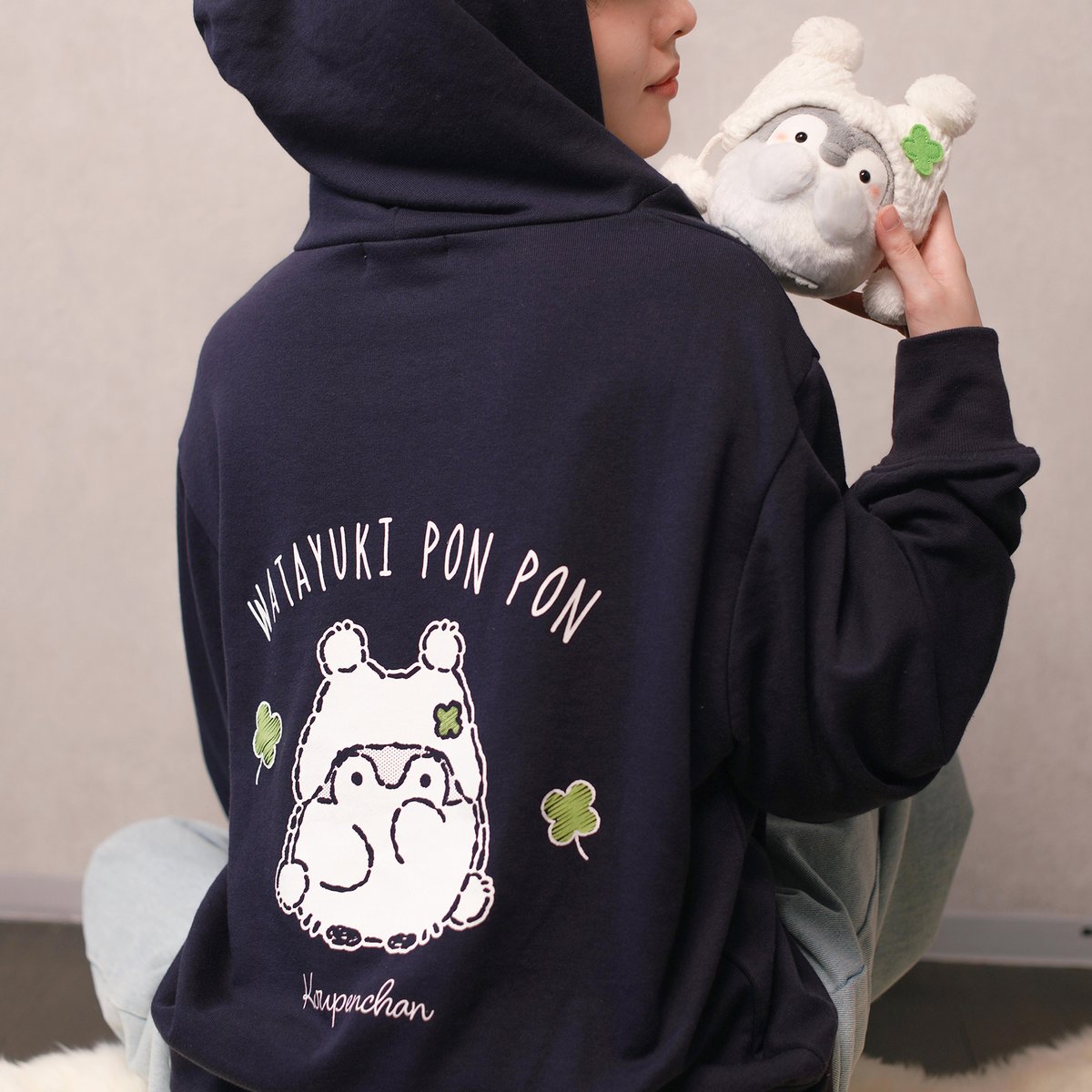 koupenchan_h_s's tweet image. 🍀予告🍀

#コウペンちゃん
ZIPパーカー わた雪ぽんぽん ネイビー（M/L）
各5,390円(税込)
発売✨

両面コウペンちゃん！
ふわりとまとう、冬のお気に入り❄️
冬にぴったりのほっとする一着です🍀

発売日：11/28(金)11時～
🛒tinyurl.com/yettcfmb
#はなまるストア