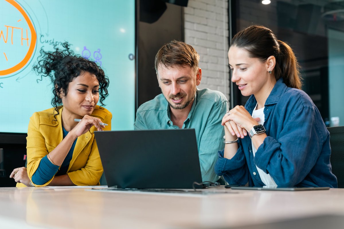 ＼ESの書き方✍🏻／

エントリーシートの準備は進んでいますか？

結論ファースト＋具体的なエピソードで説得力UP！
数字で成果を示せばさらに強い。
自分らしさも忘れずに。

最後は第三者に読んでもらい、文章の分かりやすさを確認しましょう！

#EY新日本　#会計士