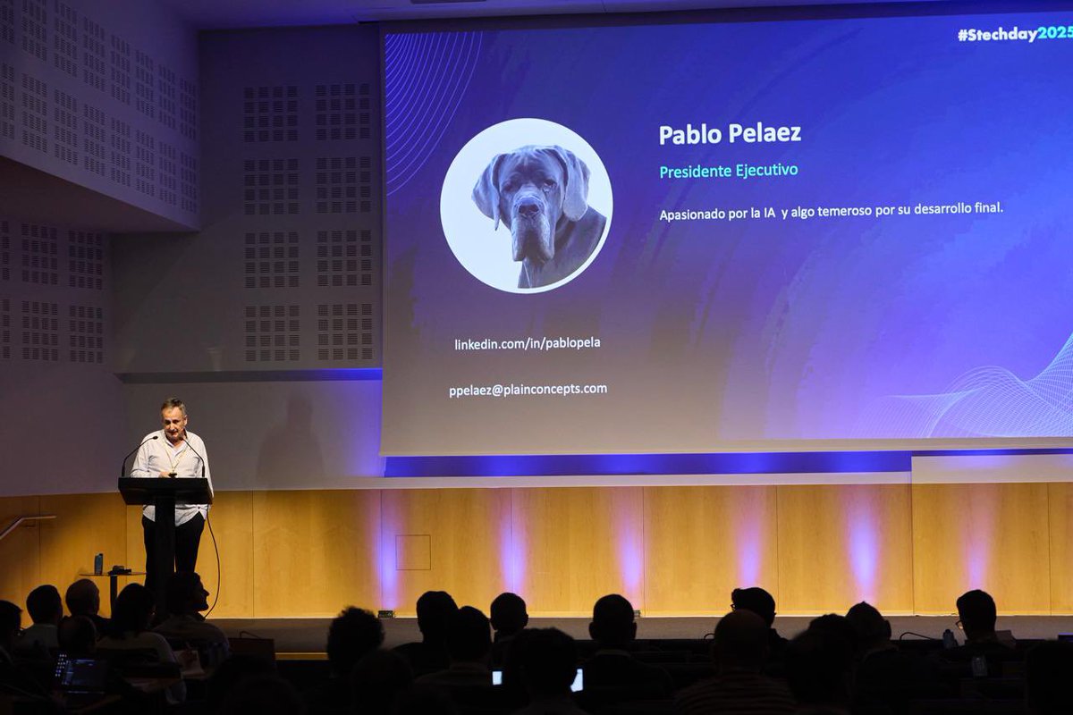 plainconcepts's tweet image. ¡Arranca el #STechDay2025bcn!💥
Joan Sintes ha dado la bienvenida a todos los asistentes y Pablo Peláez se ha encargado de hacer una breve presentación de la jornada.

Un día lleno de innovación, ideas y mucha tecnología por delante.
¡A disfrutar! ✨