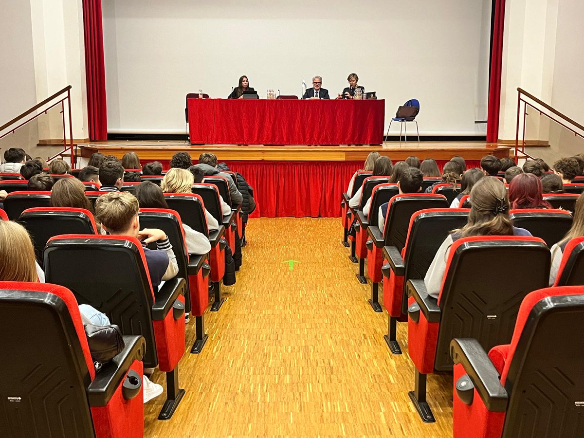 oscepa's tweet image. Happening now in Pordenone:
Our first School Dialogue on Preventing Youth Radicalization to Violent Extremism is underway!
CCT Vice-Chair @LopezPn joins local authorities, educators &amp;amp;students for discussions on online safety, cyberbullying and digital responsibility.