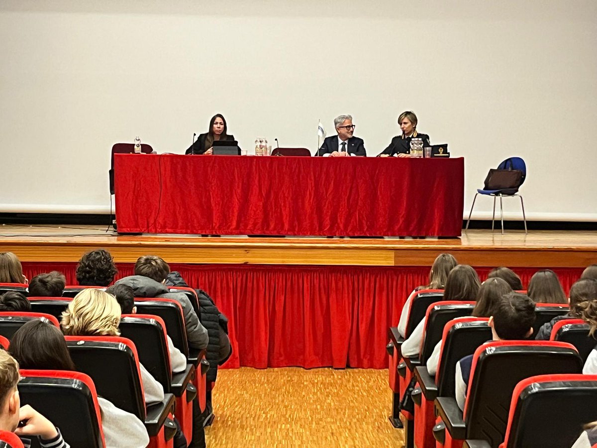oscepa's tweet image. Happening now in Pordenone:
Our first School Dialogue on Preventing Youth Radicalization to Violent Extremism is underway!
CCT Vice-Chair @LopezPn joins local authorities, educators &amp;amp;students for discussions on online safety, cyberbullying and digital responsibility.