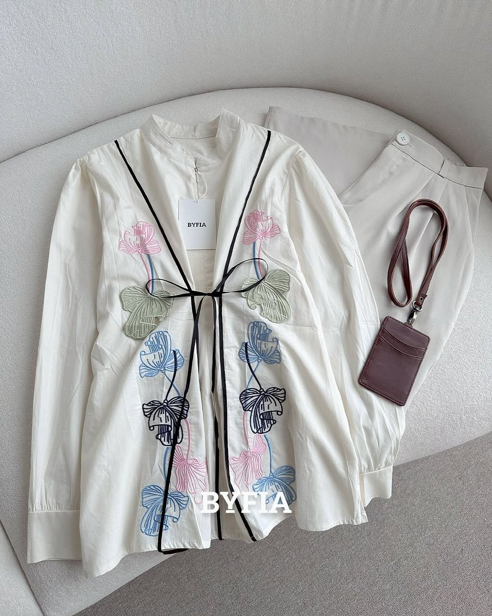estheticalism's tweet photo. ୨୧ Pretty tops 🦋 https://t.co/iSImi4eBPG