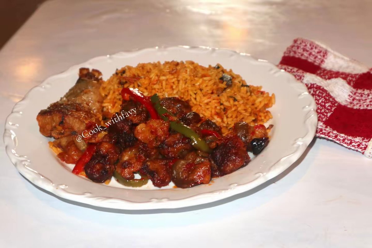 fa_vy_'s tweet photo. Gizdodo: Sweet, Spicy & Addictive!
#cookwithfavy #loveforgoodfood #Nigeriacuisine #kitchendiaries https://t.co/pcVh4jZSOk