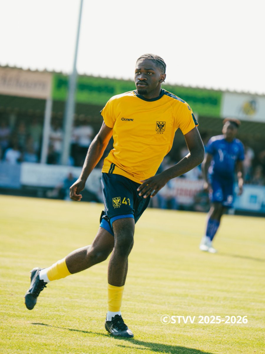 TABIOSPORTS's tweet image. ⚽STVV × TABIO⚽

STVVの『ここから、世界へ』のビジョンに共感し、選手たちの世界の舞台への挑戦を応援しています。

タビオは、サッカーベルギー1部リーグ所属「シント＝トロイデンVV(STVV) 」@STVV_JP のシルバースポンサーです。
©︎STVV 2025-2026

#STVV
#tabiosports