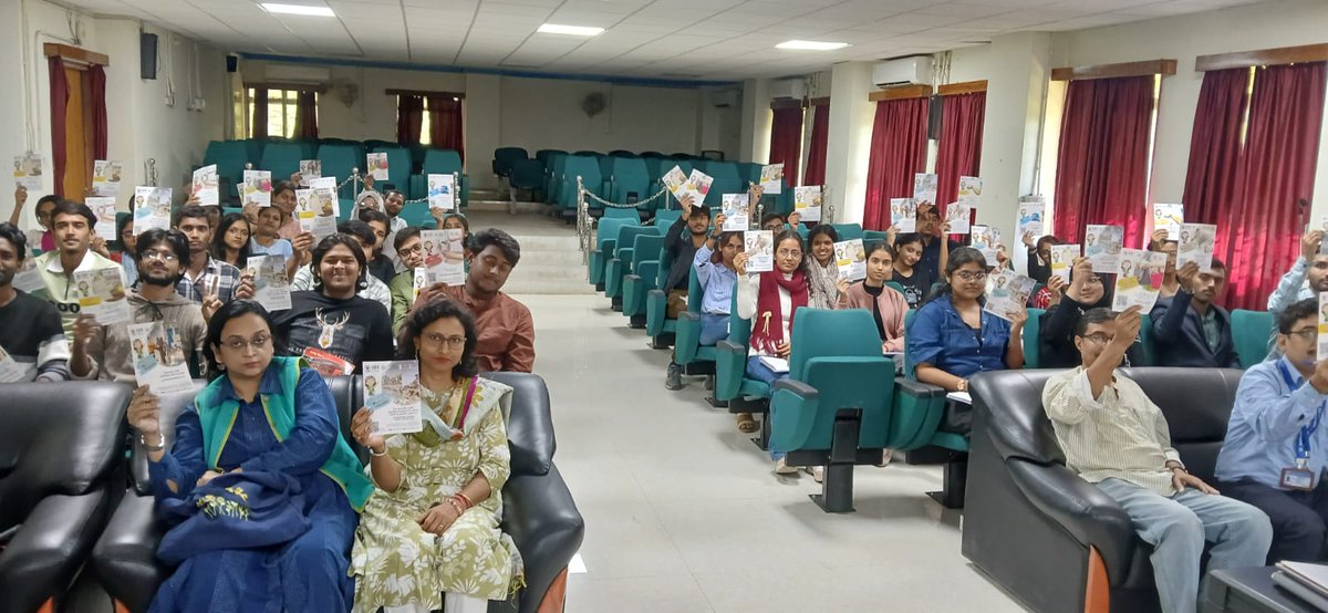 EnvisBsi's tweet photo. BSI EIACP PC-RP on Biodiversity (Flora) conducted a Mission LiFE Awareness campaign among the students of Bangabasi Morning College, Kolkata on 19th November 2025. The programme aimed to sensitize the students and teachers on the seven themes of Mission LiFE https://t.co/MtOdOdWiOS