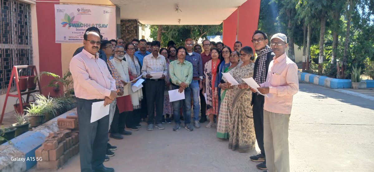 ddtripura's tweet photo. Doordarshan Kendra, Agartala celebrating Constitution Day on 26.11.2025 by reading of the Preamble to the Constitution to reaffirm our commitment to uphold its ideology. https://t.co/AuYPTGuvha