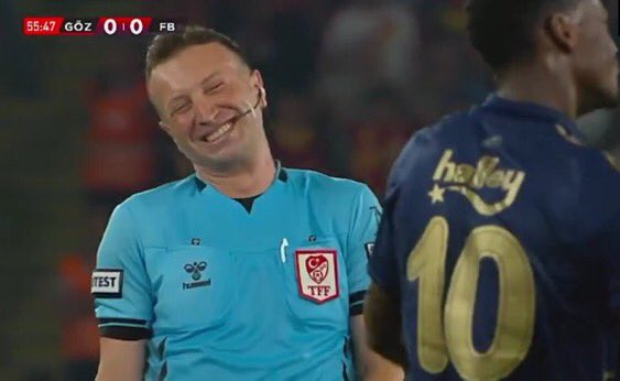 DerinGSMeclisi's tweet image. Göztepe'yi doğramıştım şimdi sıra Galatasaray'da. Fenerbahçe Galatasaray maçına Yasin Kol atandı! Bu yönetimin, bu maçı doğranıp kaybedersek o koltukları sallanacak. Bu saatten sonra susma devri kapanmıştır.