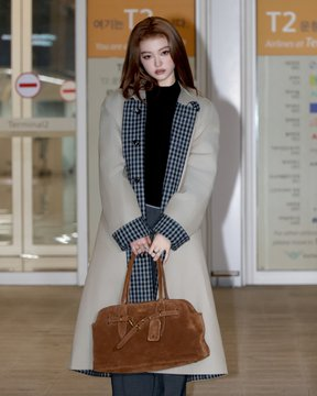 byementel's tweet photo. Coat https://t.co/Ka1olZ2sSM