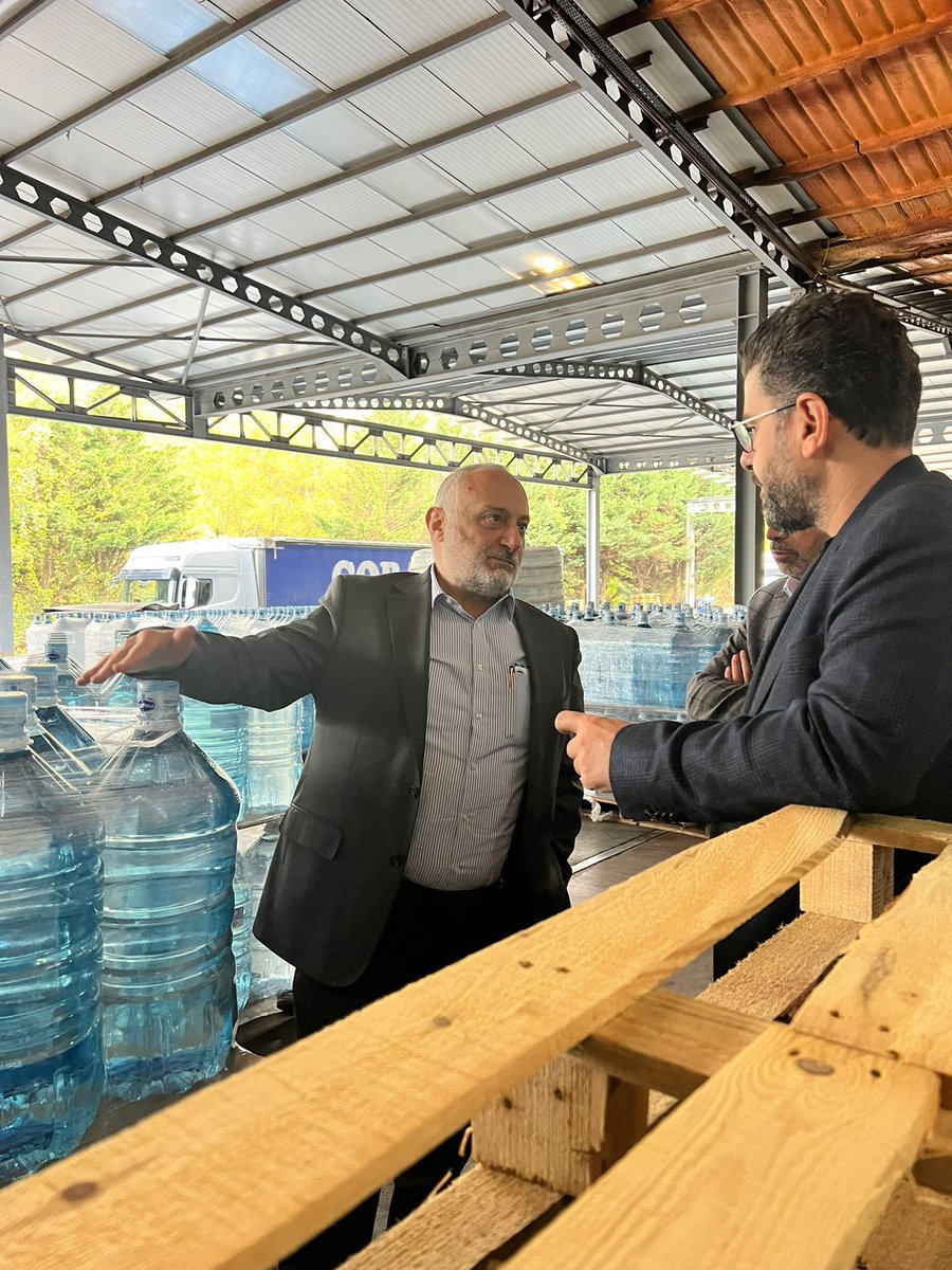 Muhmmtvanlioglu's tweet image. 📍 Çobanpınar Su Ziyareti

Bugün ilçemizin değerli markalarından Çobanpınar Su’yu ziyaret ettik.
Firma sahibi Zeki Çobanpınar bey ile verimli ve samimi bir sohbet gerçekleştirdik.

Kendilerine misafirperverlikleri, ilçemize kattıkları emek ve istihdam için teşekkür ediyorum.…