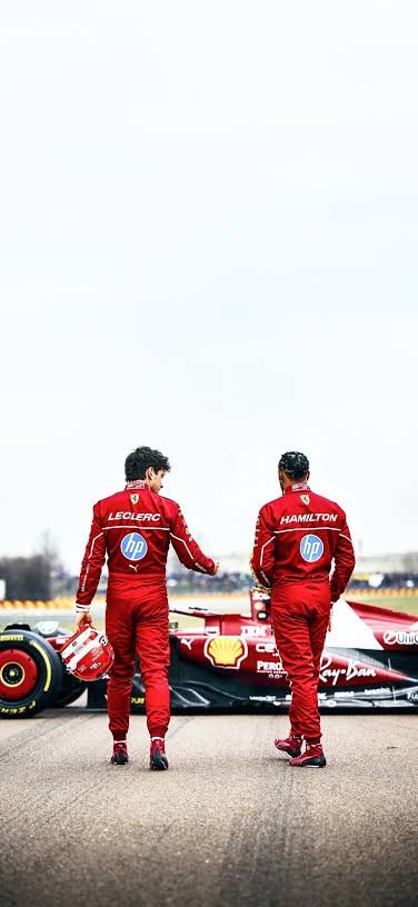 f1corradi's tweet image. O acordo entre Charles Leclerc e as Aston Martin está selado (2027).

Já o seu substituto será definido pela performance de Hamilton. 

Se Lewis liderar a equipe como esperado, Bearman é favorito. 

Ao contrário, um piloto vencedor de GP se torna mais desejável.