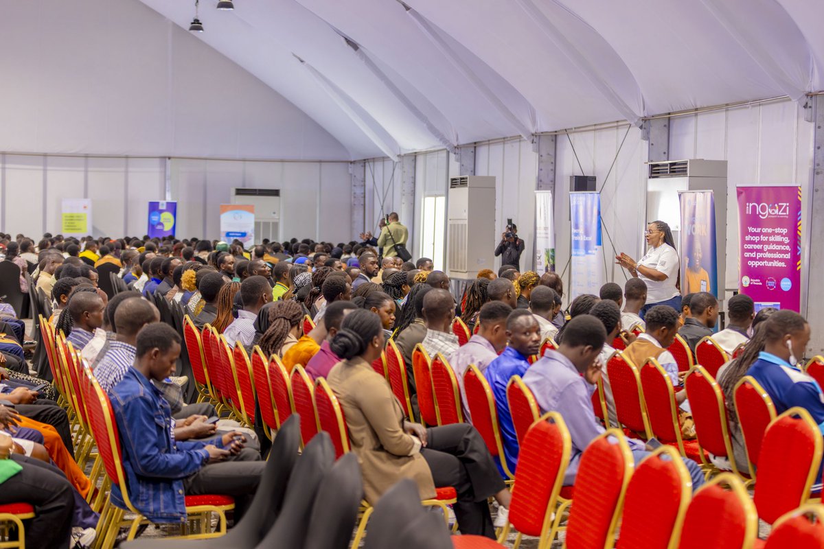 CityofKigali's tweet image. 📸 The 16th Edition of #KigaliJobNet has officially commenced at #KCEV (Camp Kigali).

We begin with a networking session, after which jobseekers will have the opportunity to tour the exhibition area and engage directly with employers showcasing their services and available job